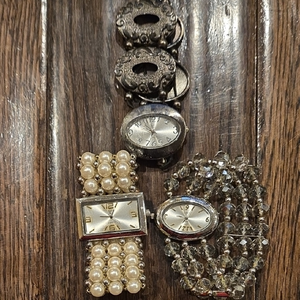 Vintage-Inspired Silver and Pearl Women's Watch Set